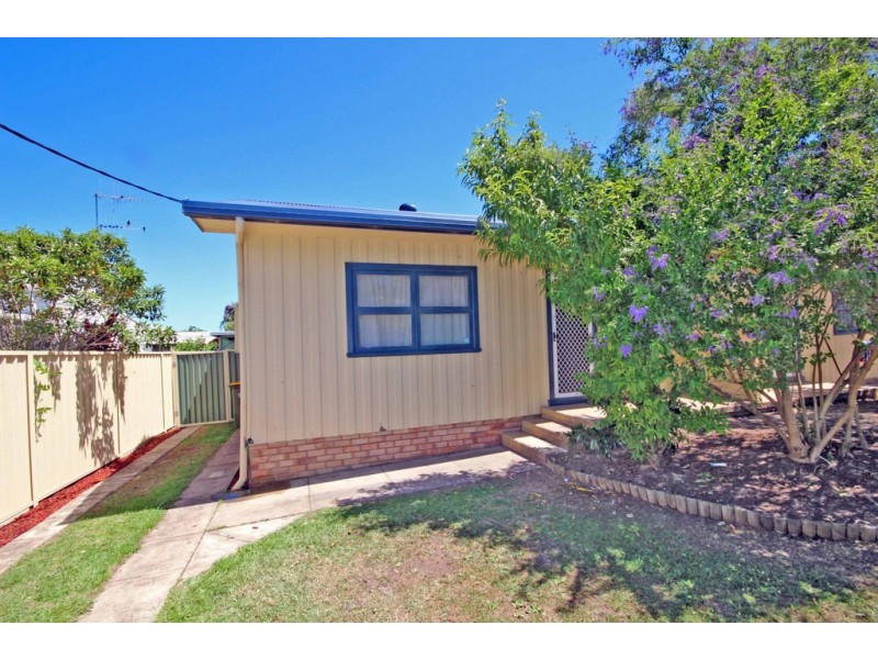 2/1 Commerce Lane, Taree NSW 2430