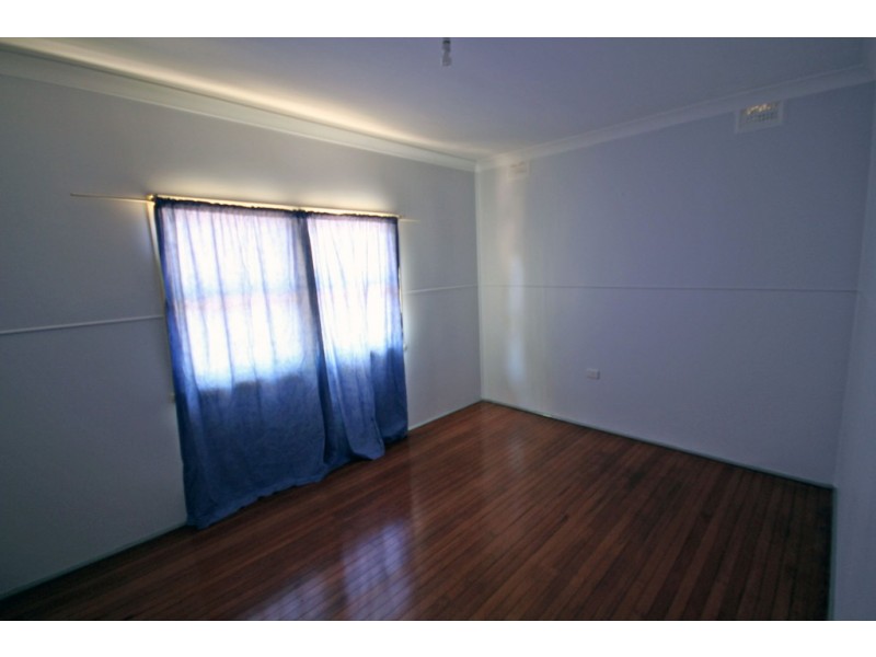 2/1 Commerce Lane, Taree NSW 2430