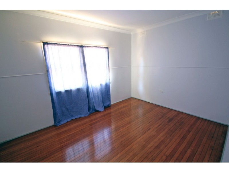 2/1 Commerce Lane, Taree NSW 2430
