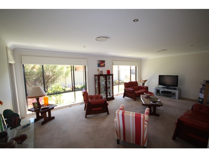 37 Albatross Way, Old Bar NSW 2430
