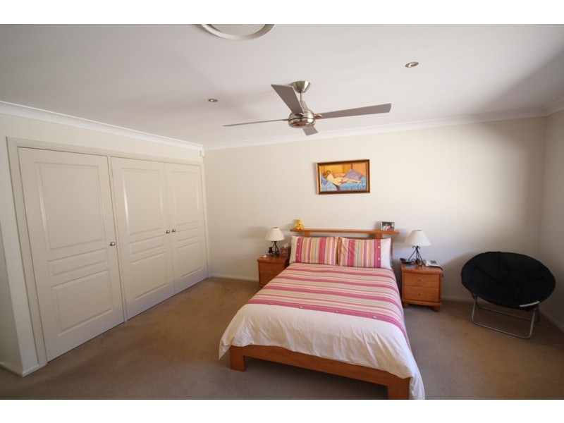 37 Albatross Way, Old Bar NSW 2430