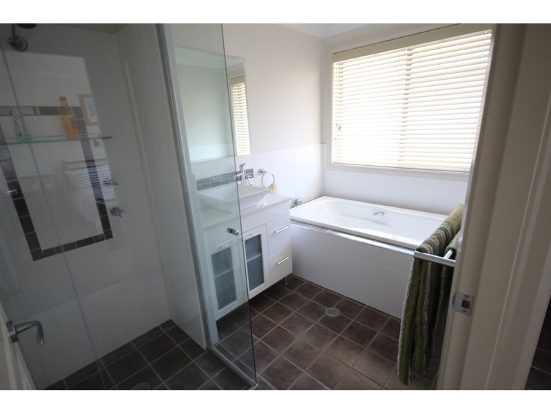 37 Albatross Way, Old Bar NSW 2430