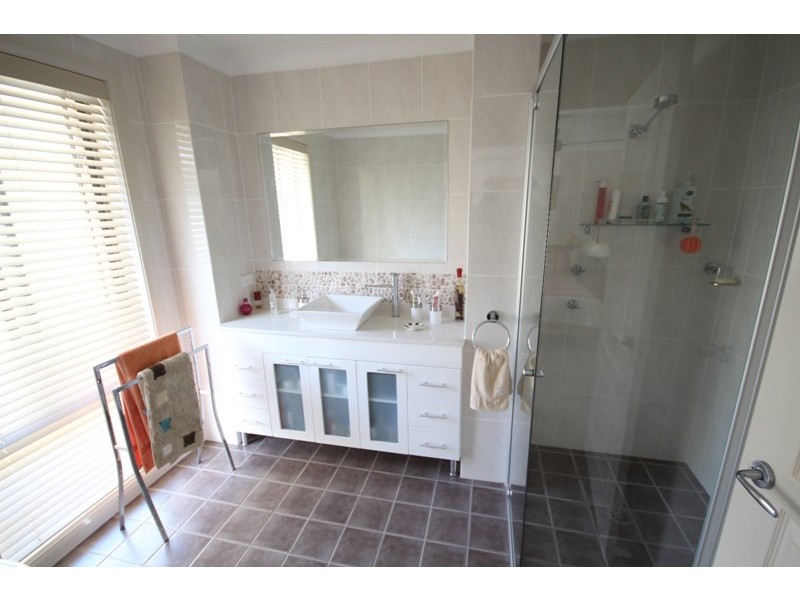 37 Albatross Way, Old Bar NSW 2430