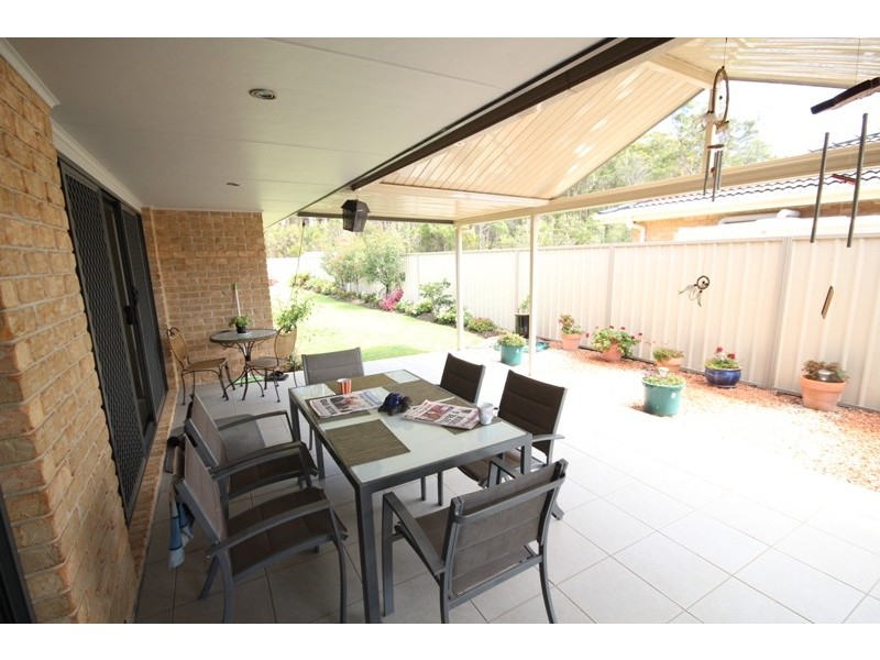 37 Albatross Way, Old Bar NSW 2430