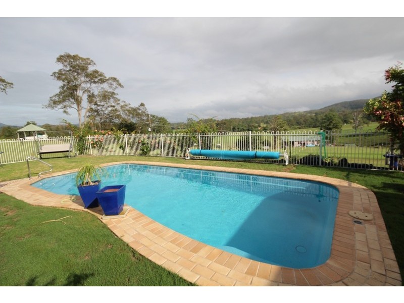 8 Summerland Place, Wingham NSW 2429