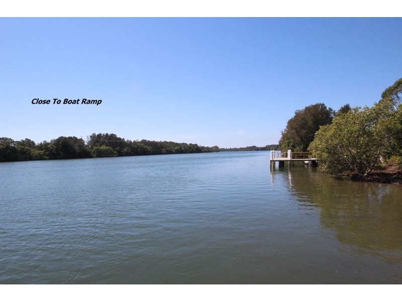 Oxley Island NSW 2430
