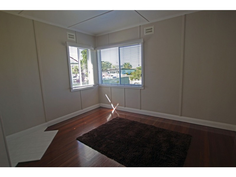27 Chatham Avenue, Taree NSW 2430