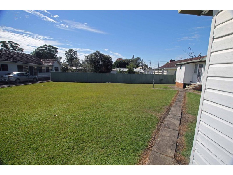 27 Chatham Avenue, Taree NSW 2430