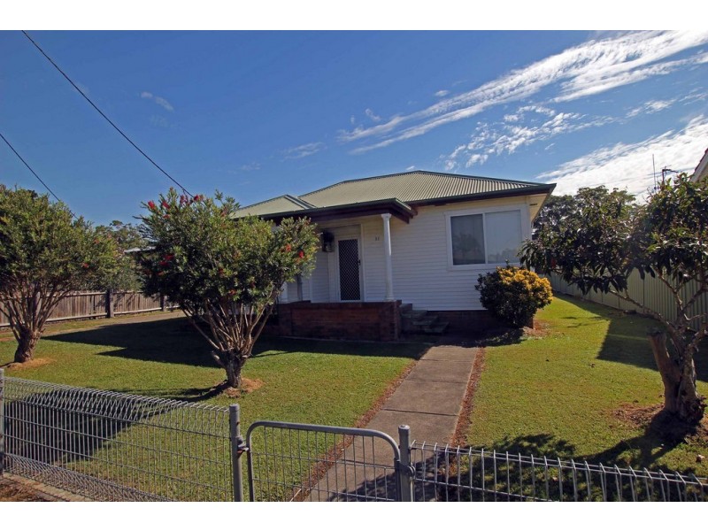 27 Chatham Avenue, Taree NSW 2430