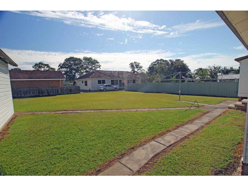 27 Chatham Avenue, Taree NSW 2430