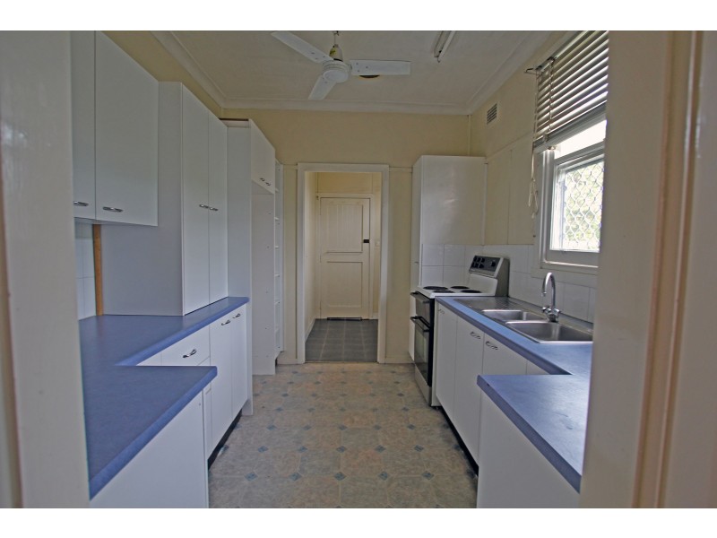 6 Latham Avenue, Taree NSW 2430