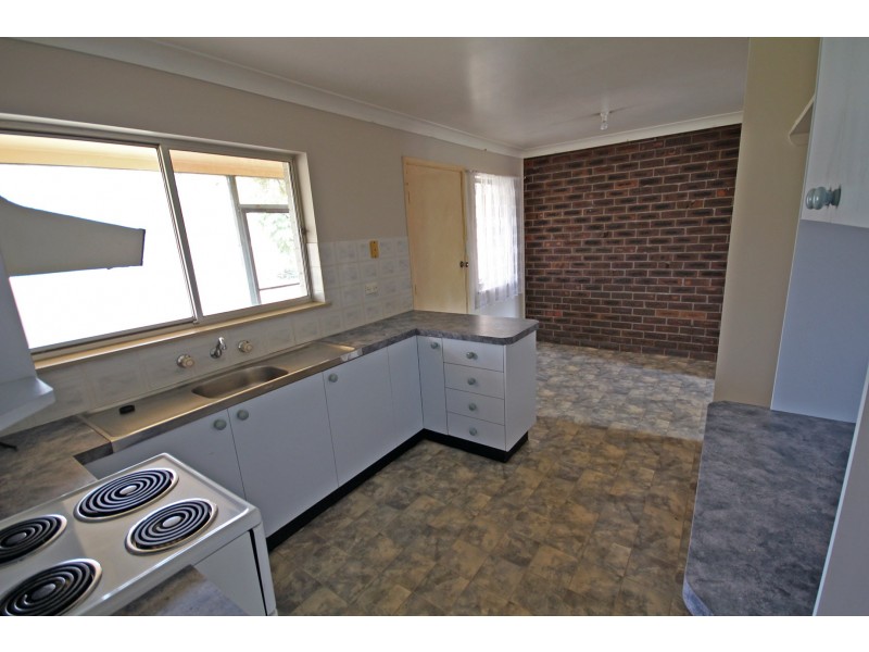 69 Bushland Drive, Taree NSW 2430