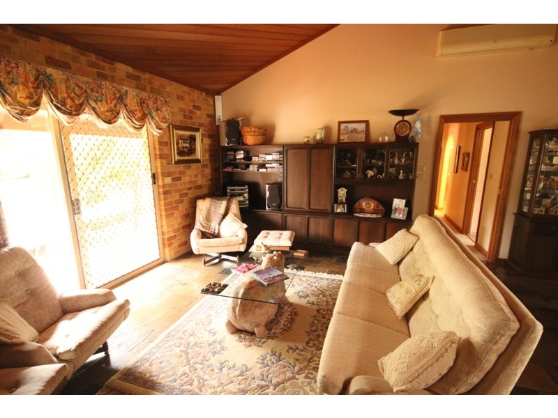 2 Meadowview Drive, Cundletown NSW 2430