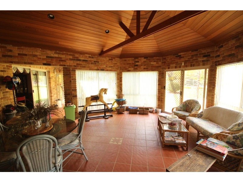 2 Meadowview Drive, Cundletown NSW 2430