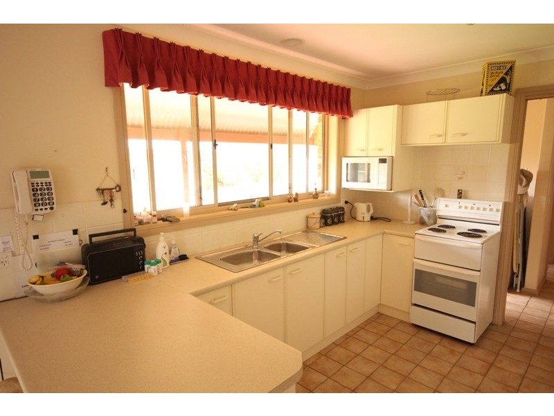 2 Meadowview Drive, Cundletown NSW 2430