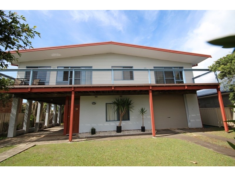 16 Old Bar Road, Old Bar NSW 2430