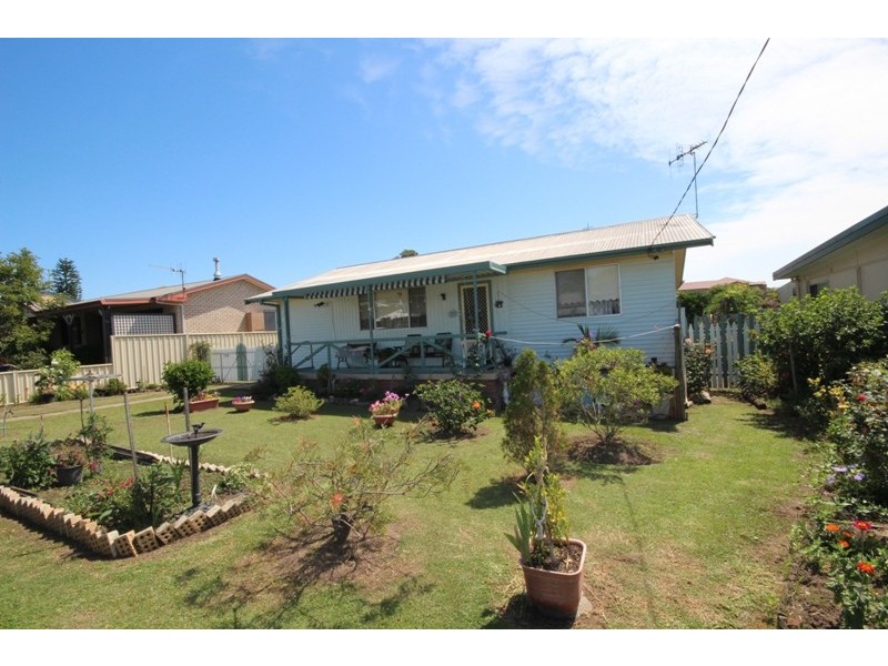 24 Plummer Street, Taree NSW 2430