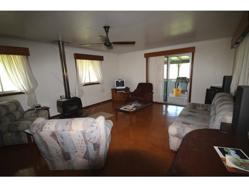 10 Greenaway Lane, Oxley Island NSW 2430