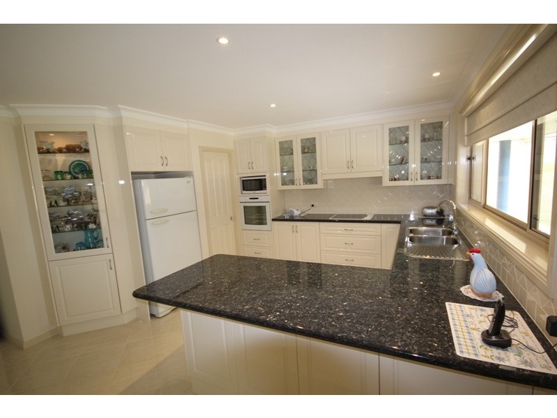 22 Mullalone Place, Pampoolah NSW 2430