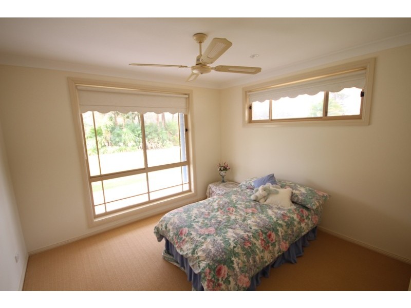 22 Mullalone Place, Pampoolah NSW 2430