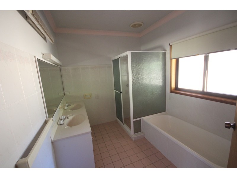 48 Red Gum Road, Old Bar NSW 2430