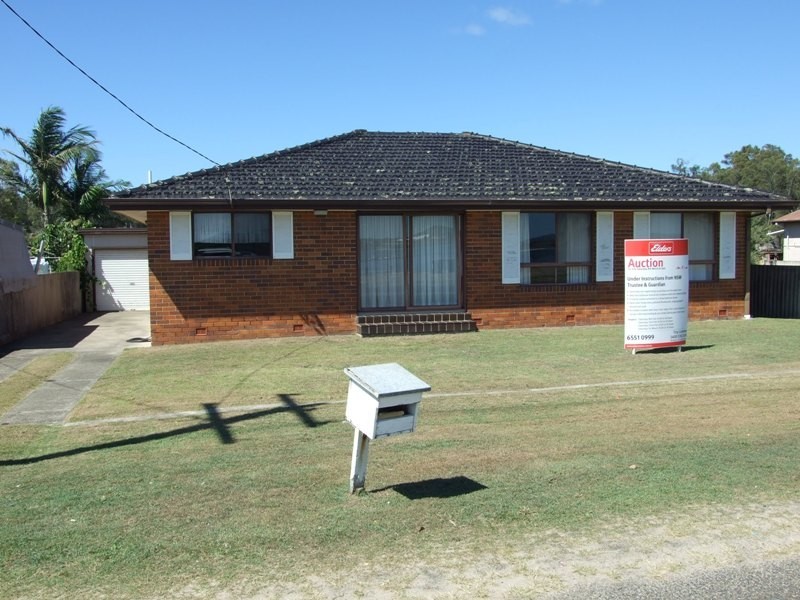 17 Main Road, Manning Point NSW 2430