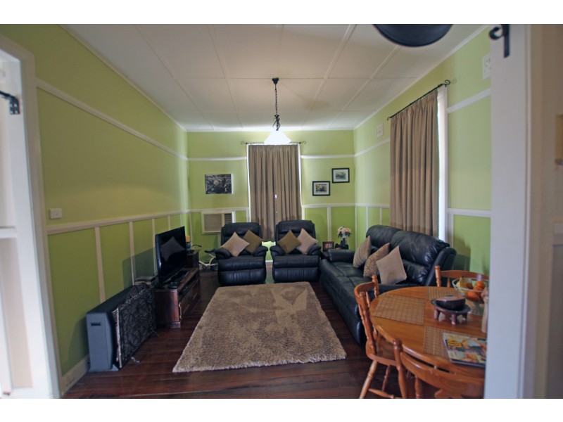 24 Beeton Parade, Taree NSW 2430