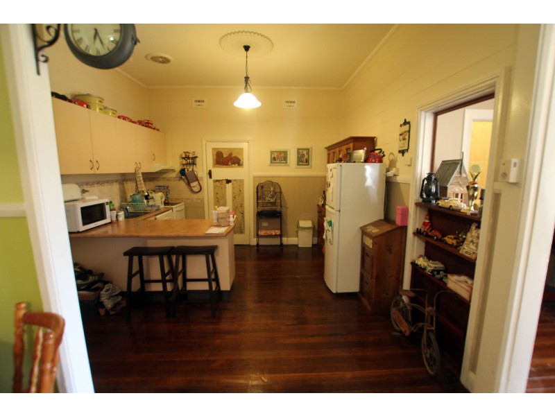 24 Beeton Parade, Taree NSW 2430