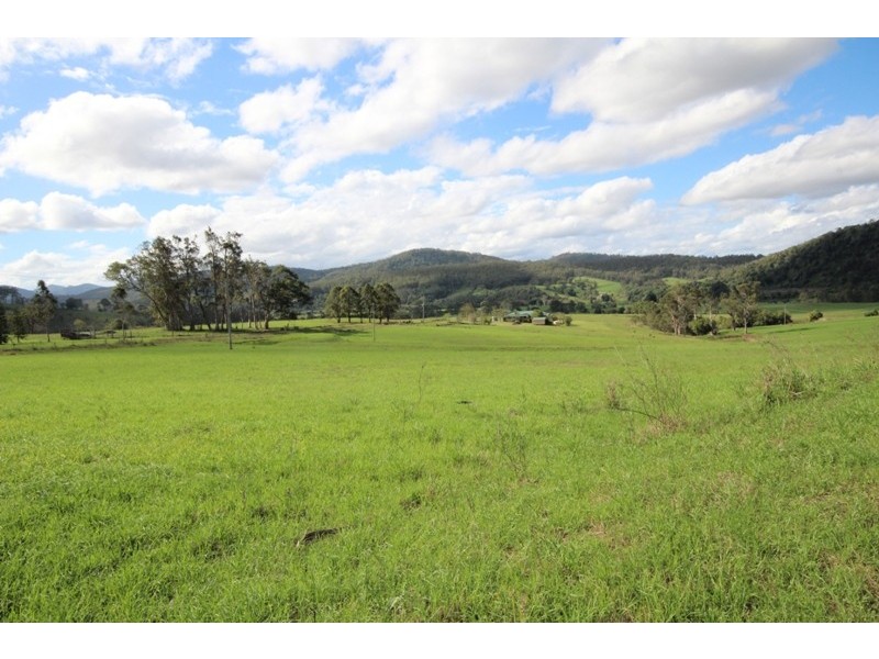 14 Pine Tree Road, Kimbriki NSW 2429