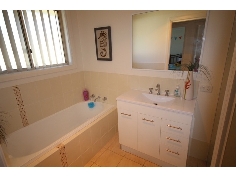 15 Hunter Place, Wingham NSW 2429