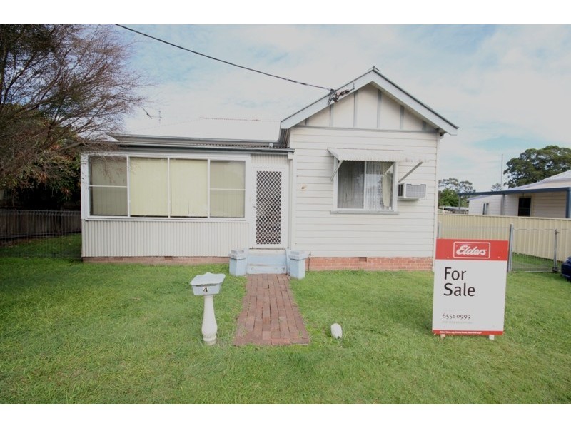 4 Frances Street, Taree NSW 2430
