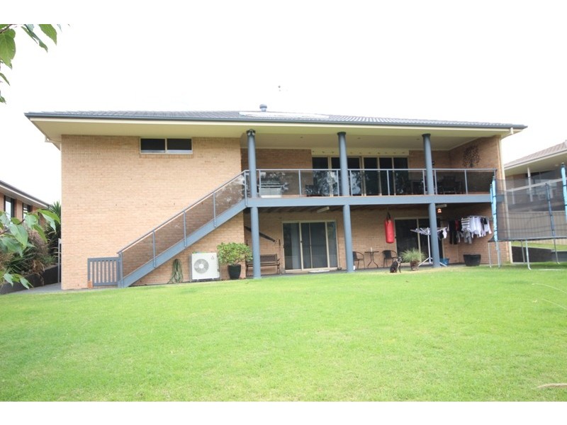 17 Country Club Drive, Wingham NSW 2429
