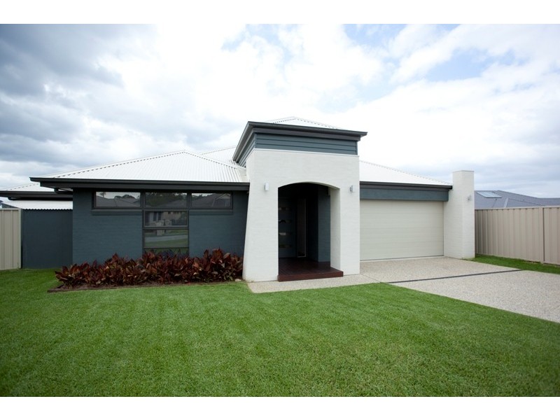 9 John Armstrong Close, Taree NSW 2430