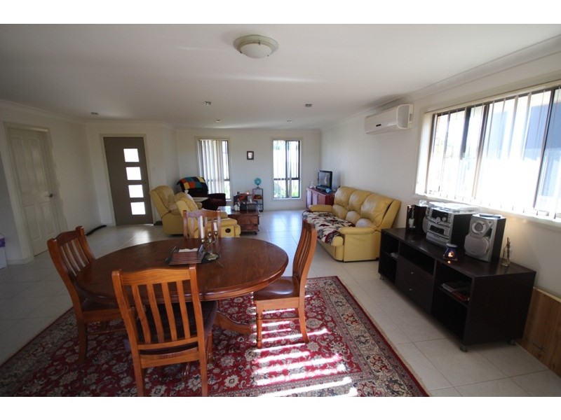 4 Treetops Parade, Wingham NSW 2429