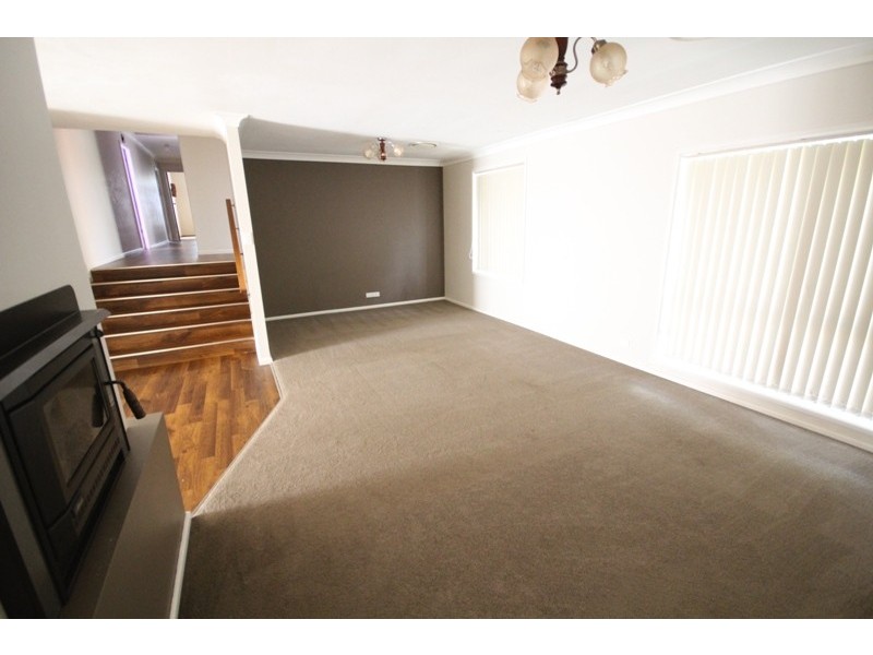 17 Dugdale Avenue, Taree NSW 2430