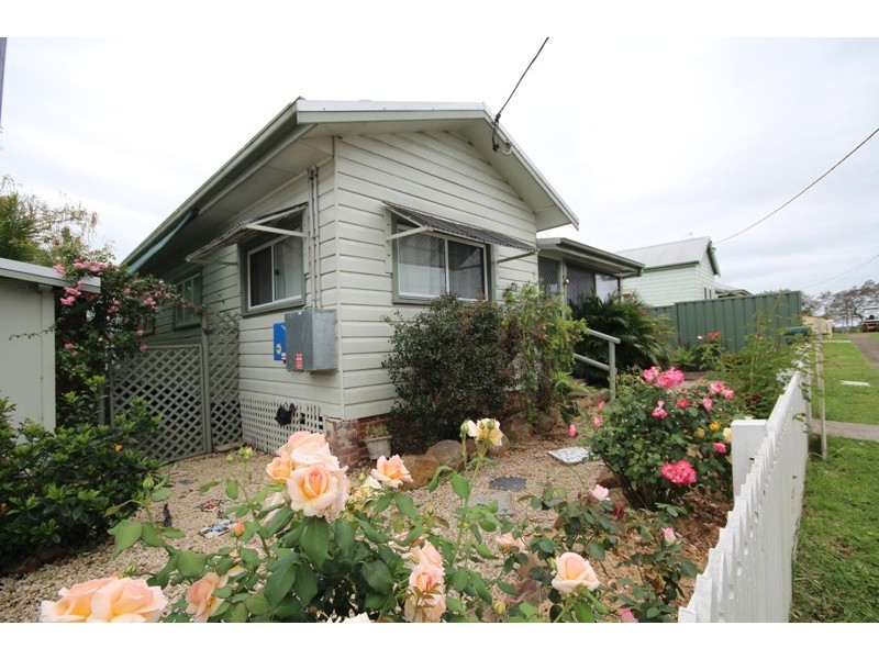 9 Flett Street, Wingham NSW 2429