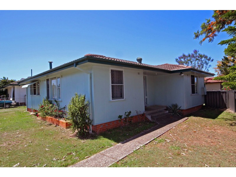 6 Warrina Close, Taree NSW 2430