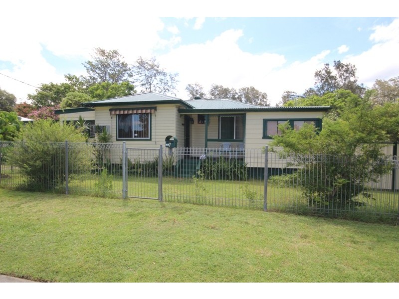 7 High Street, Taree NSW 2430