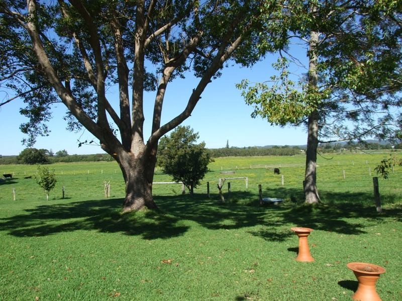 2 Newtons Road, Dumaresq Island NSW 2430