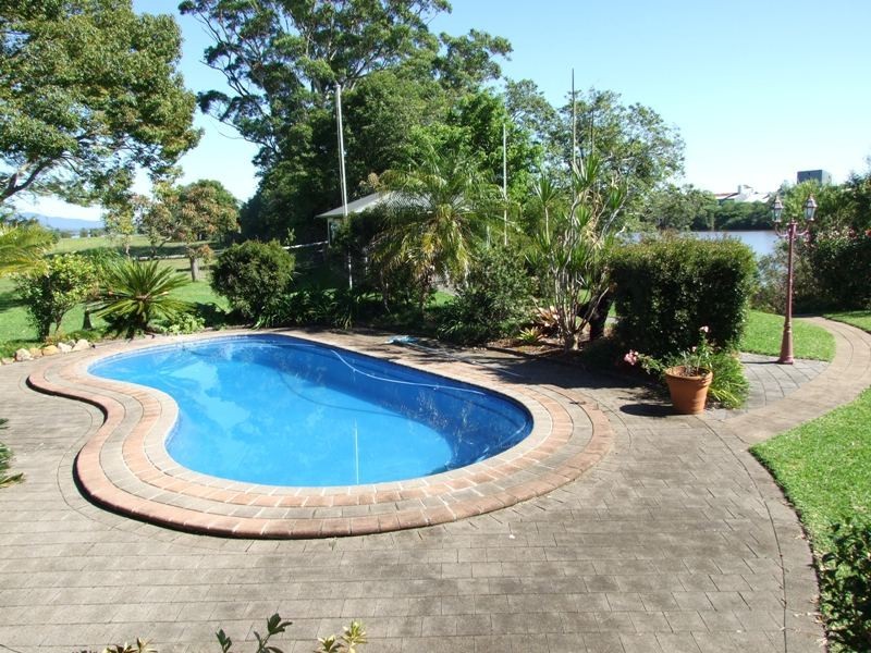 2 Newtons Road, Dumaresq Island NSW 2430