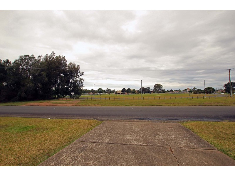 5 Bushland Drive, Taree NSW 2430