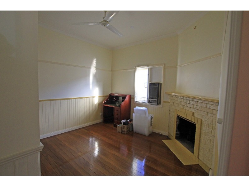 4 Nicoll Street, Taree NSW 2430