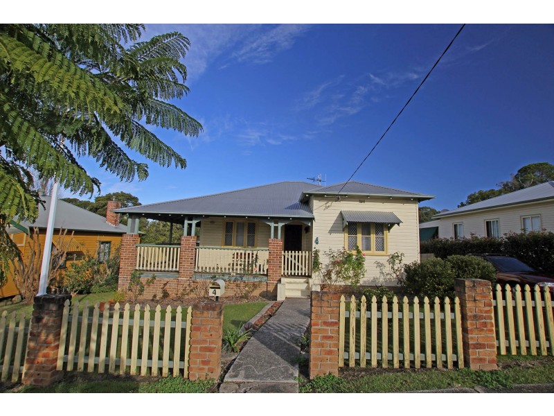 4 Nicoll Street, Taree NSW 2430