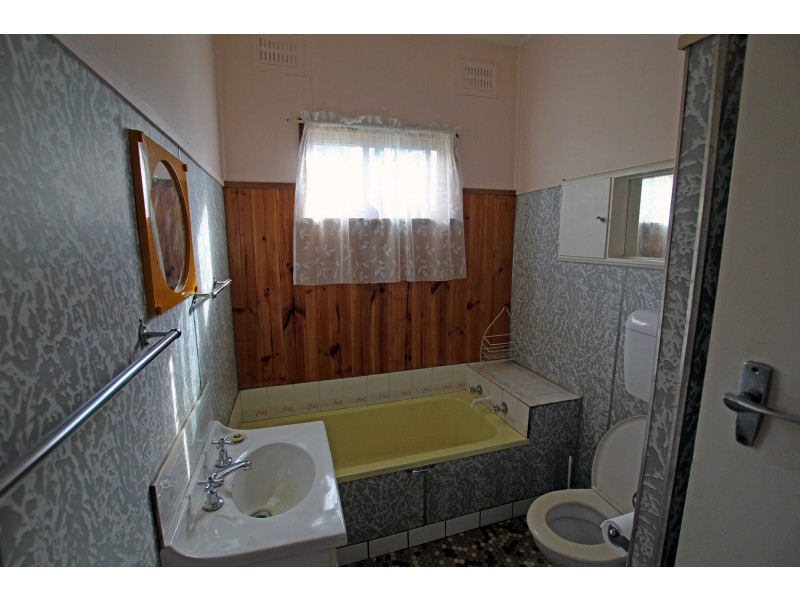 35 Mackay Street, Taree NSW 2430
