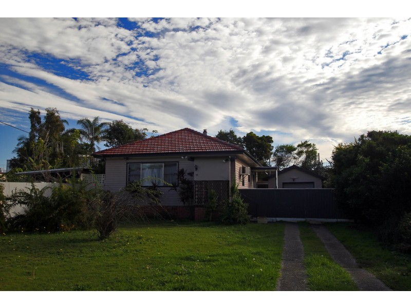 35 Mackay Street, Taree NSW 2430