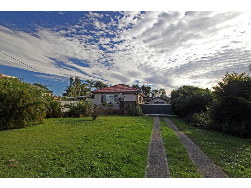 35 Mackay Street, Taree NSW 2430