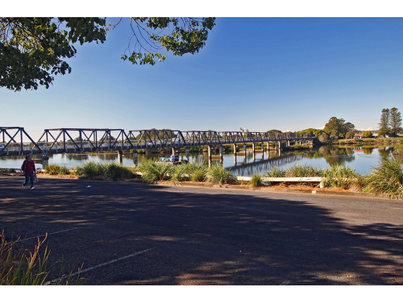 77 River Street, Taree NSW 2430