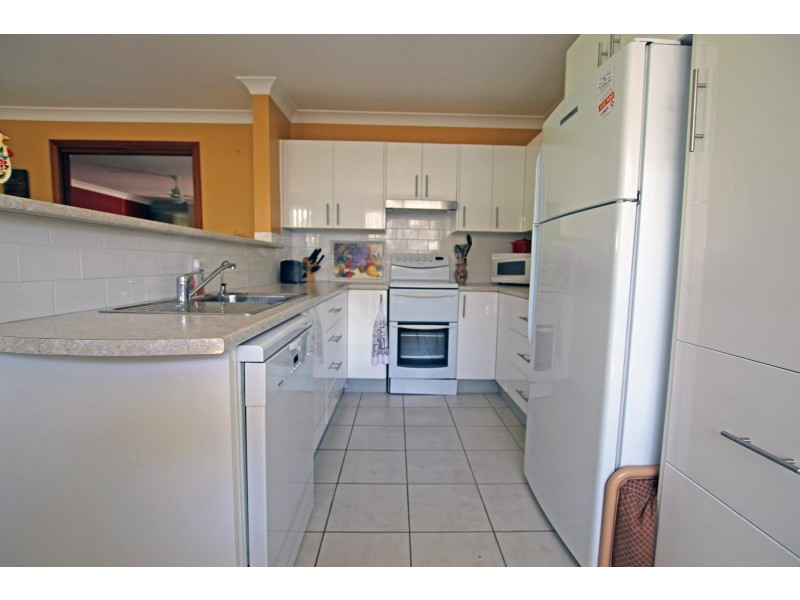 2/12 Samantha Close, Taree NSW 2430