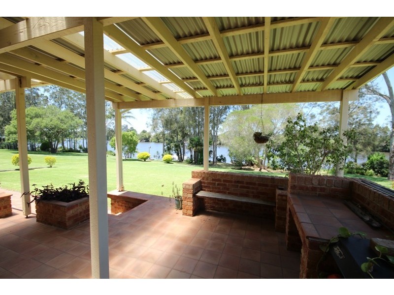 8 Ochiltree Place, Taree NSW 2430