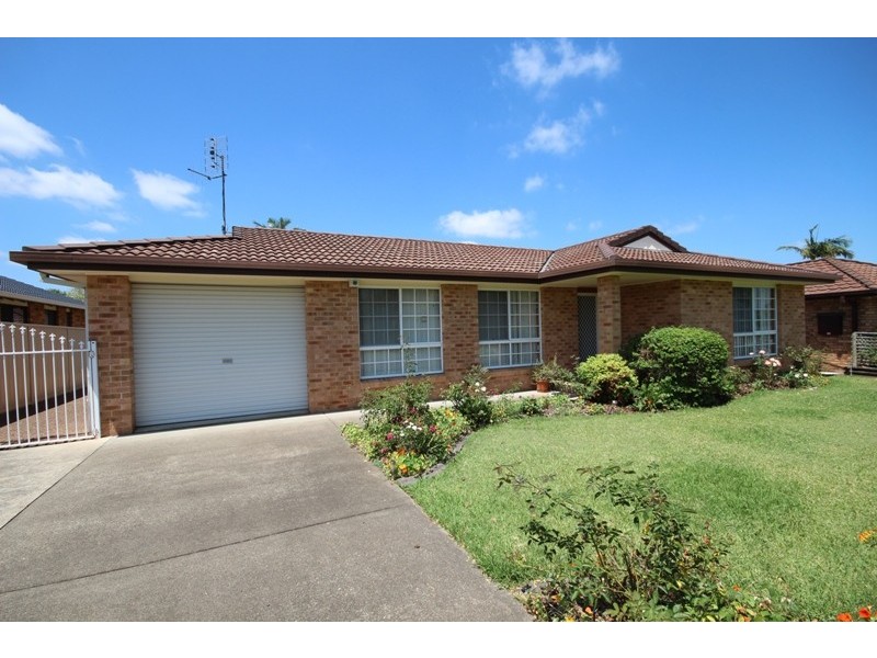 6 Samantha Close, Taree NSW 2430